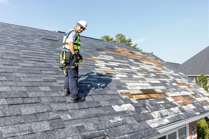 67c8a027ddc2711c0e6c2bd0_Why Trustworthy Roofers Are Hard To Find Graphic roofer