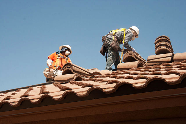 Roofing_workers_fall_prevention_9253637735 (1) Superior Overhead Protection