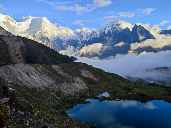 Manaslu Circuit Trek and 7-Day Annapurna Base Camp Trek Guide: Real Experience, Route Feel, 