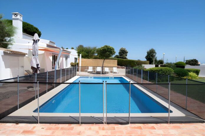 What Are the Current Pool Fence Regulations in Australia?