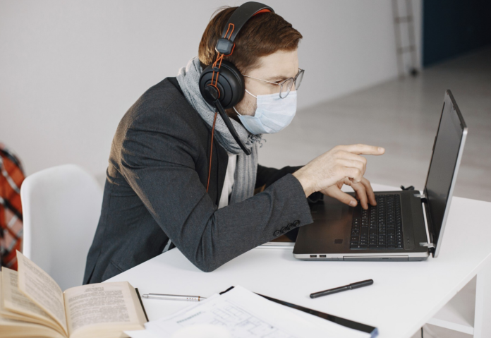 A Student's Guide to Using AI Responsibly in Online Learning