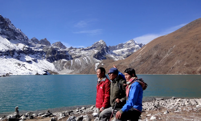 A Practical Look at Trekking in Nepal: Everest Base Camp Trek vs Manaslu Circuit Trek for Different Travel Styles A Practical Look at Trekking in Nepal: Everest Base Camp Trek vs Manaslu Circuit Trek for Different Travel Styles