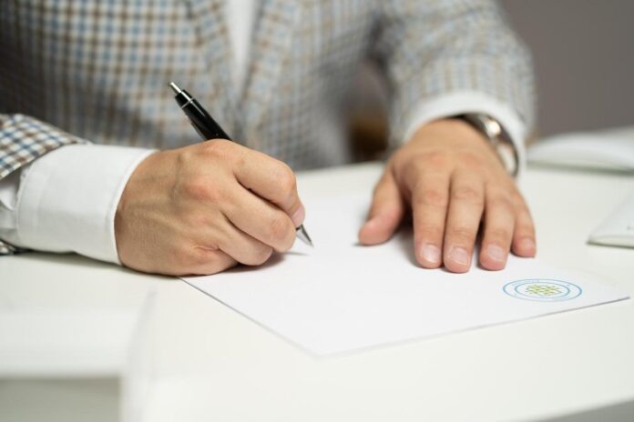 Hidden Terms in Everyday Contracts