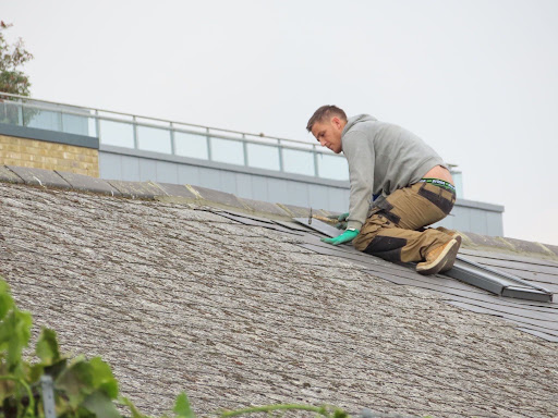 9 Warning Signs Your Charlotte Roof Needs Attention